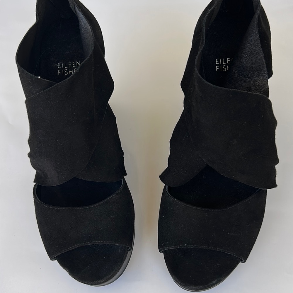 Eileen Fisher Black Heels with Modern Design